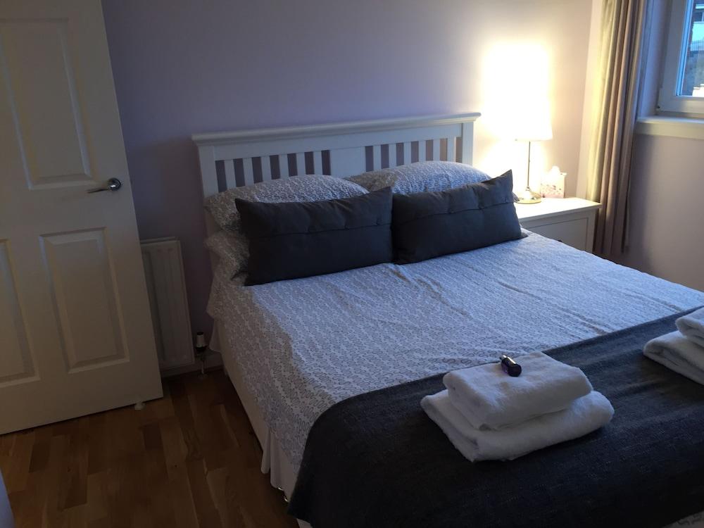 Serviced Apartments East Kilbride - Room