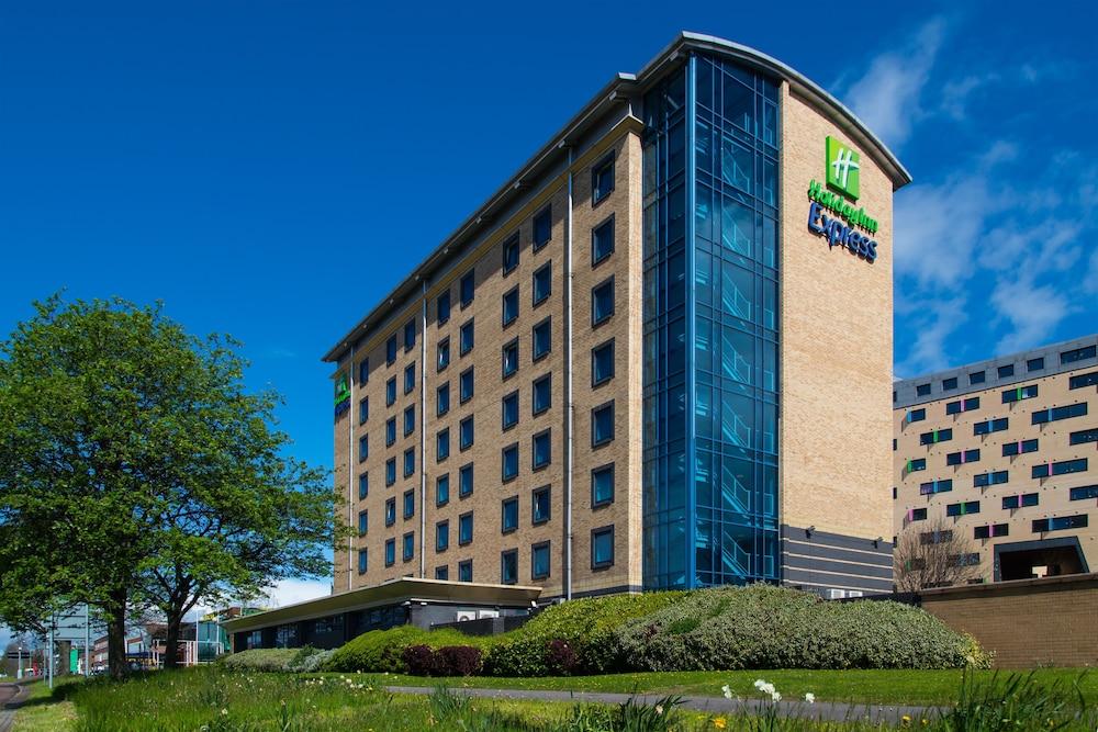 Holiday Inn Express Leeds City Centre, an IHG Hotel - Featured Image
