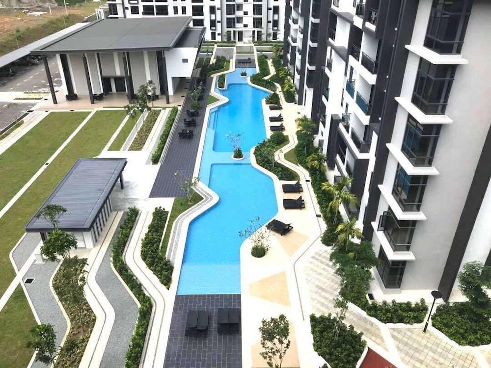 Greenfield Residence Kota Kinabalu - Outdoor Pool