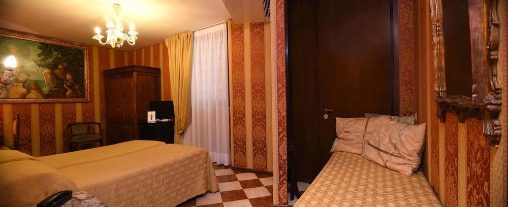 Hotel Marconi - Room