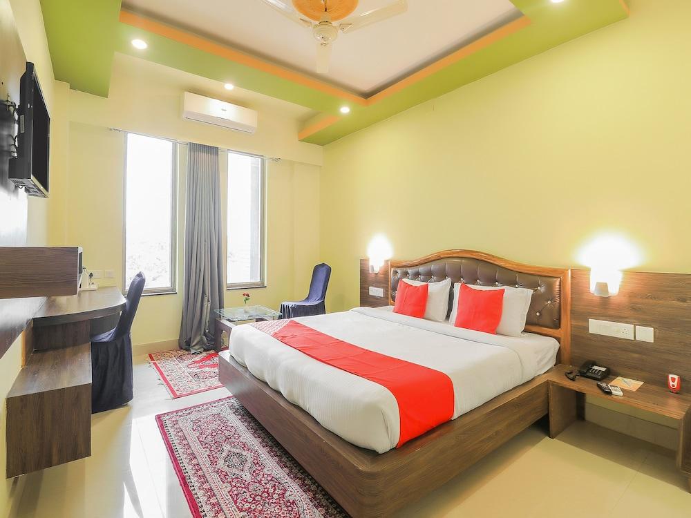 OYO 7583 Hotel Suraj Palace 1 - Room