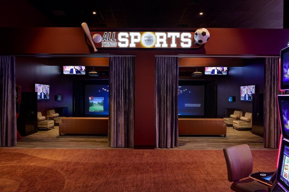 Angel Of The Winds Casino Resort - Sports Facility