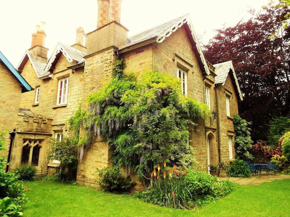 The Old Vicarage B&B - Exterior