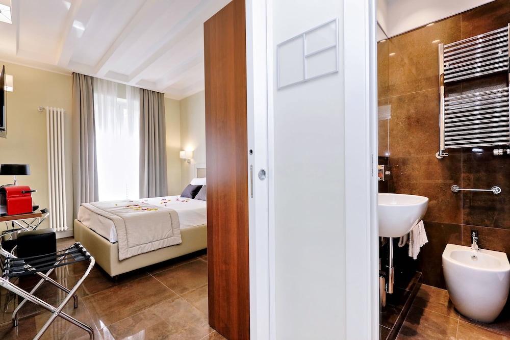 Piazza Venezia Grand Suite - Room