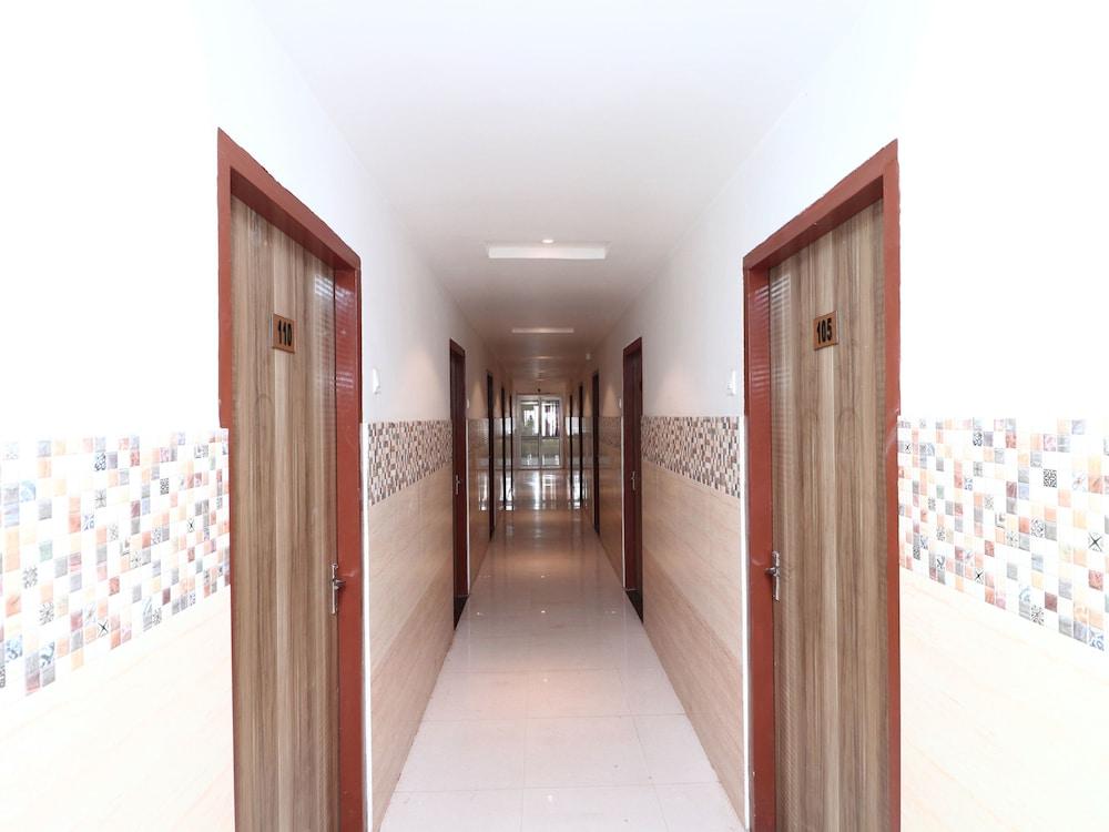 OYO 15355 Govind Guest House - Hallway