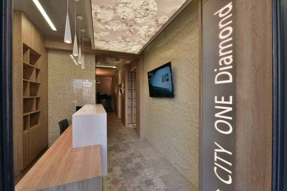 Hotel City One Diamond - Reception