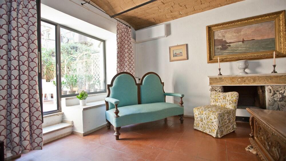 Rental in Rome Arco Ciambella Studio - Interior Detail