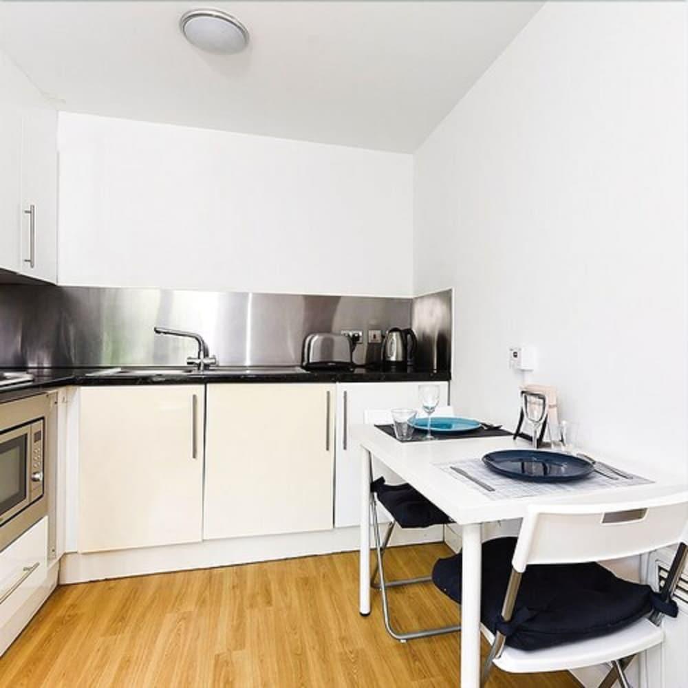 Panmure Court - Campus Accommodation - Private Kitchenette