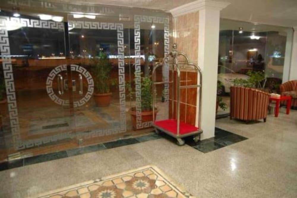 Qasr Al Balood Hotel Apartments Jeddah - Interior Entrance