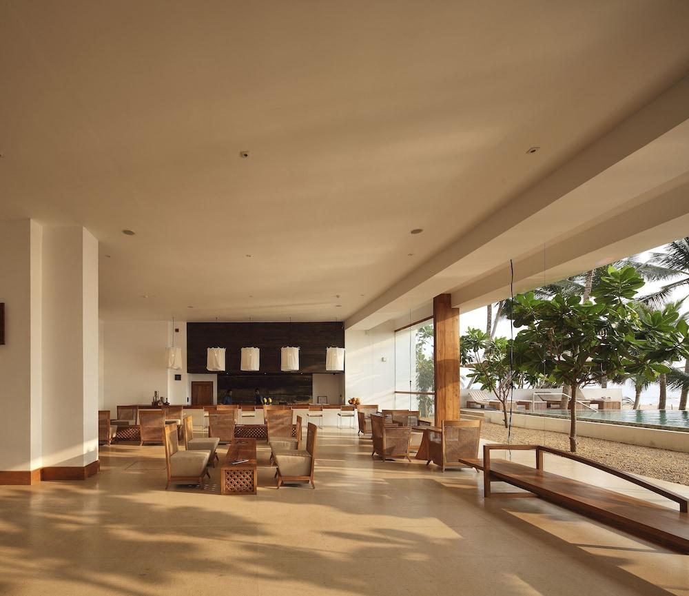 Riff Hikkaduwa - Lobby Sitting Area