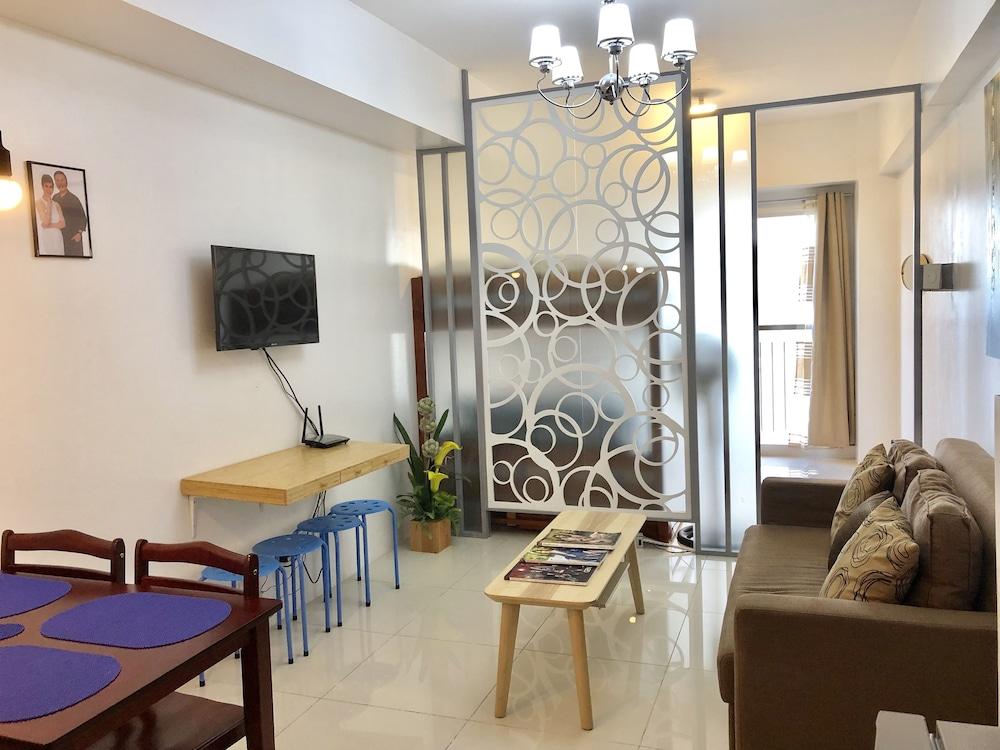 Dr. Calayan's Cozy Wind Residences Tagaytay Taal View - Featured Image
