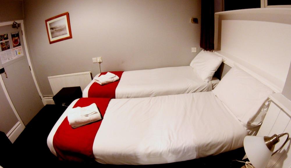 The Fairmount Hotel - Room