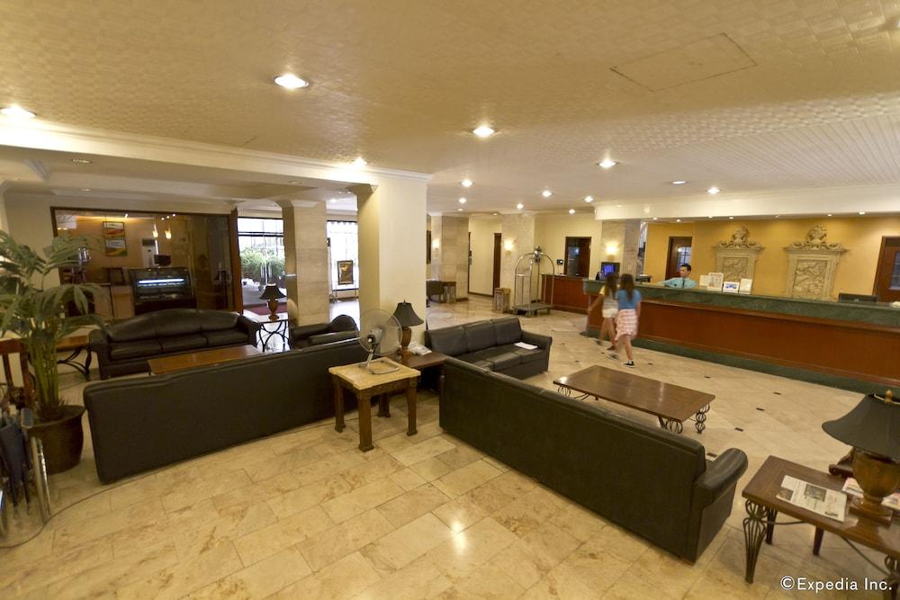 Diplomat Hotel - Lobby