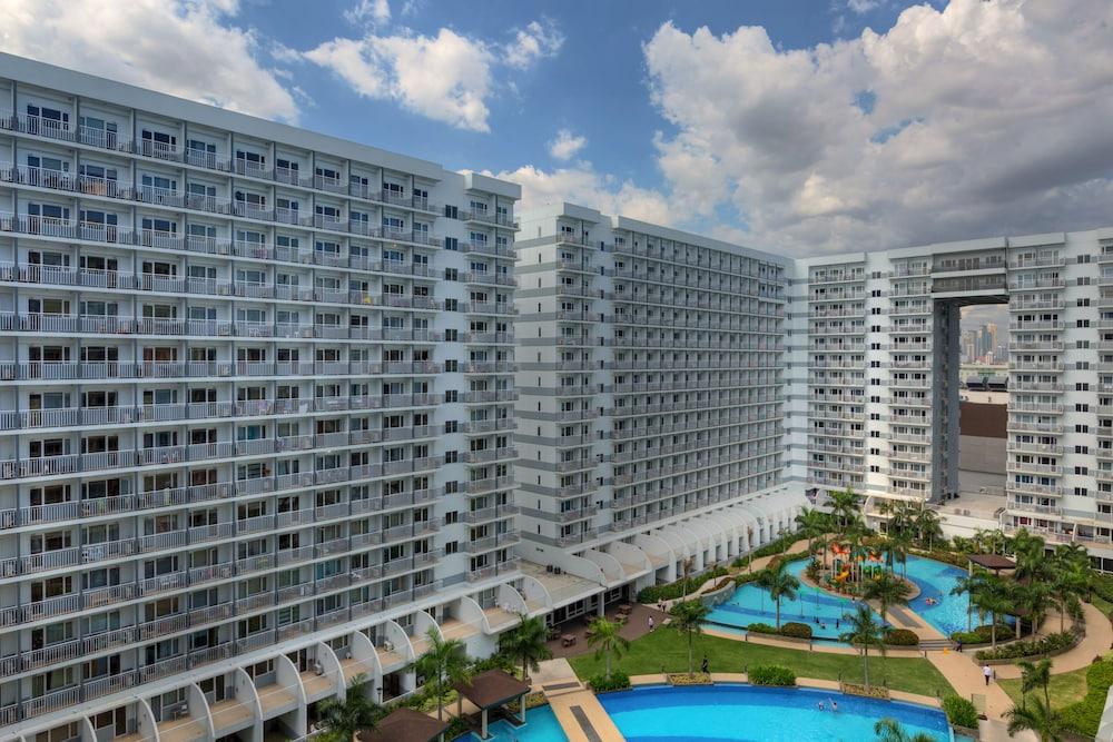 Withus Condotel at Shell Residences - Property Grounds