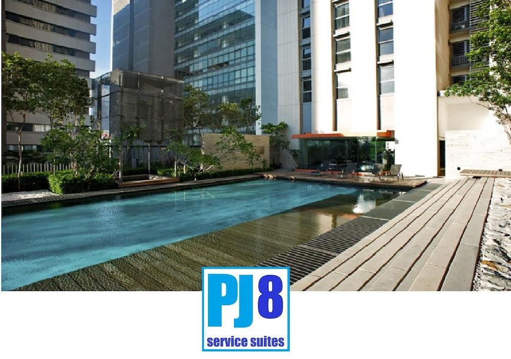 PJ8 Service Suite Pool View - Infinity Pool