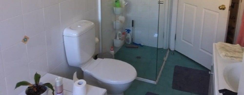 Guesthouse - Bathroom