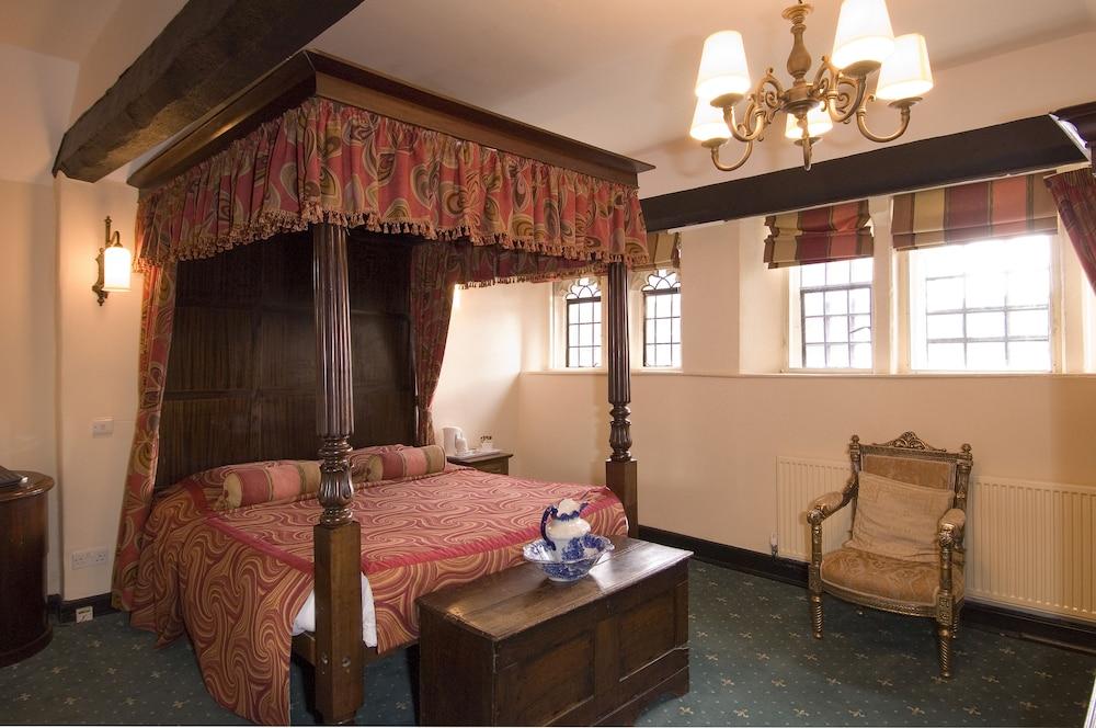George & Pilgrims Hotel - Room
