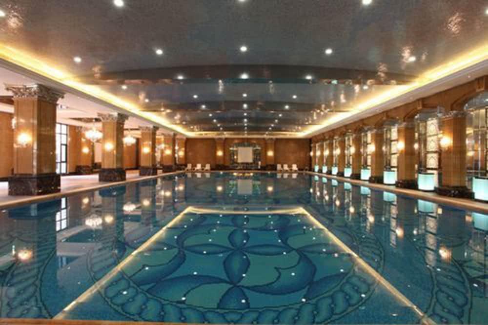 Chateau Star River Pudong Shanghai - Indoor Pool