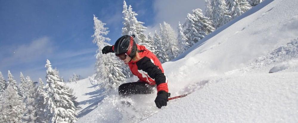 لاندهاوس سان جورج - Snow and Ski Sports