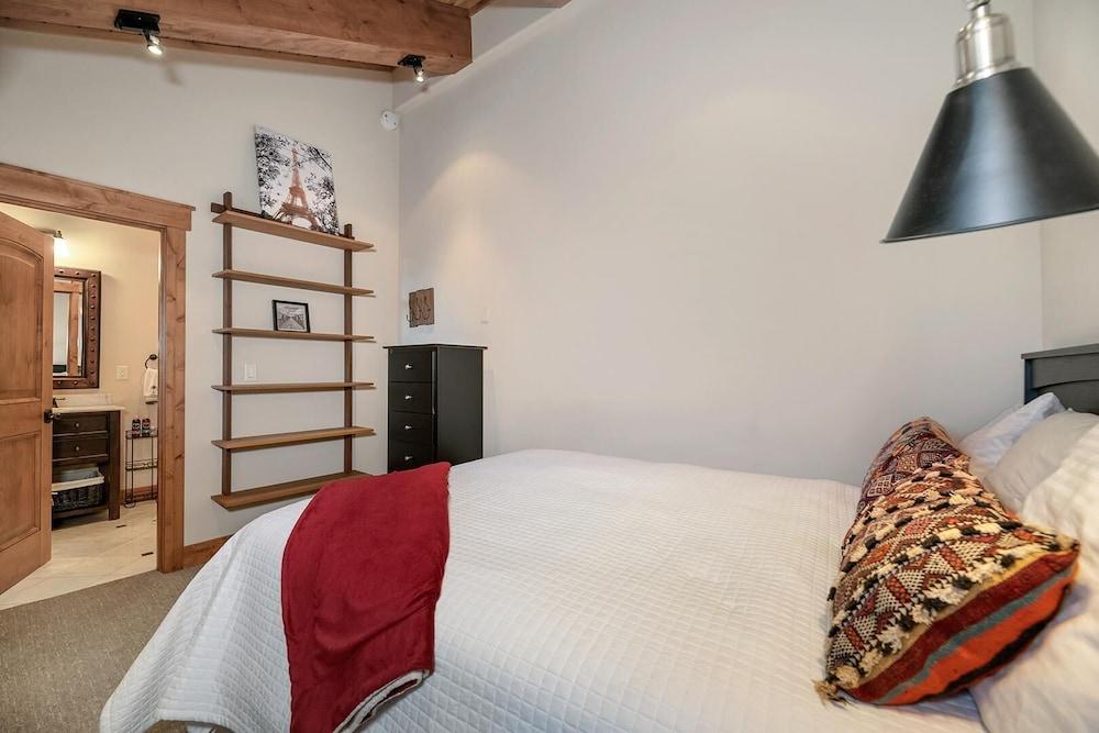 Mv32: Lakeland Village Luxury Condo With Great Amenities - Room