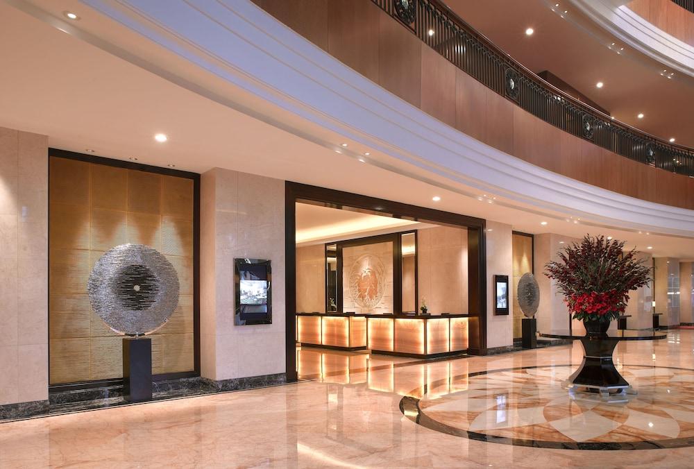 JW Marriott Hotel Medan - Lobby