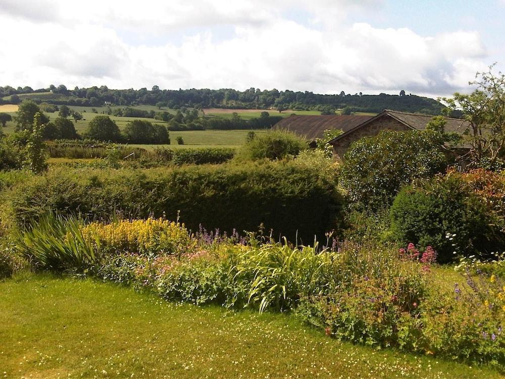 Upper Letton Farmhouse - Property Grounds