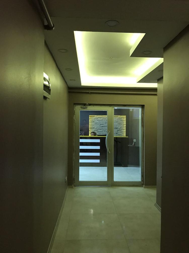 Samsun Suite Deluxe Hotel - Interior Entrance
