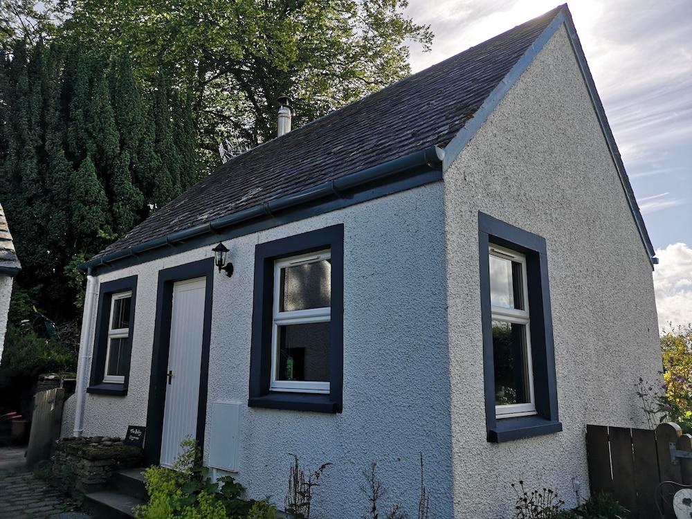 Private Cottage Bothy Near Loch Lomond & Stirling - Featured Image