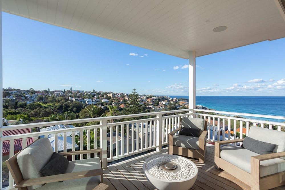Bronte Pacific Views by Onefinestay - Featured Image
