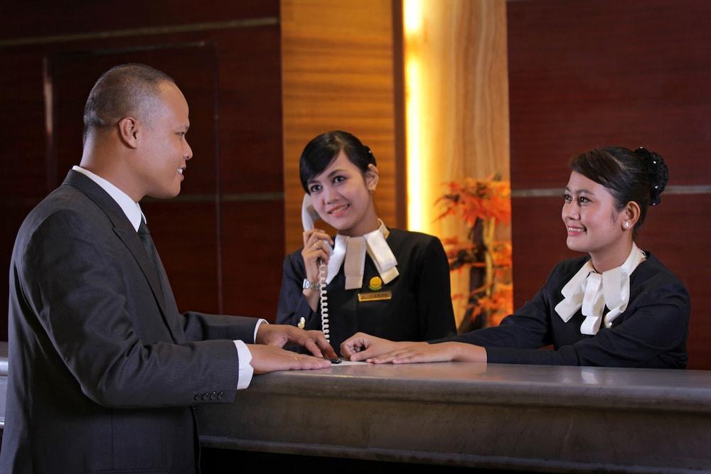 Grand Elite Hotel Pekanbaru - Reception