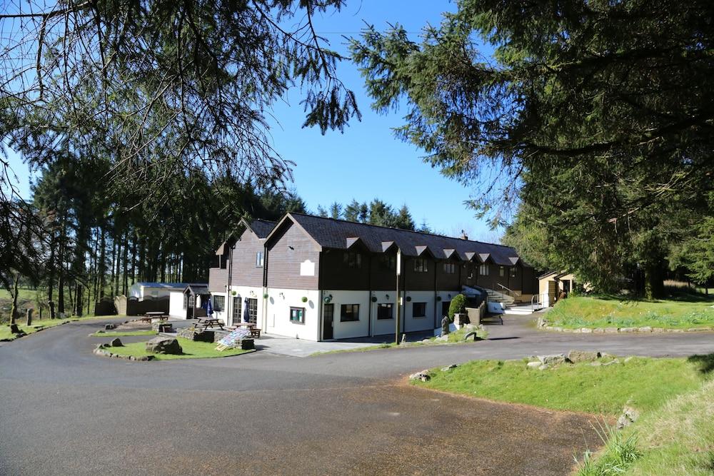 Colliford Lake Hotel & Holiday Site - Featured Image