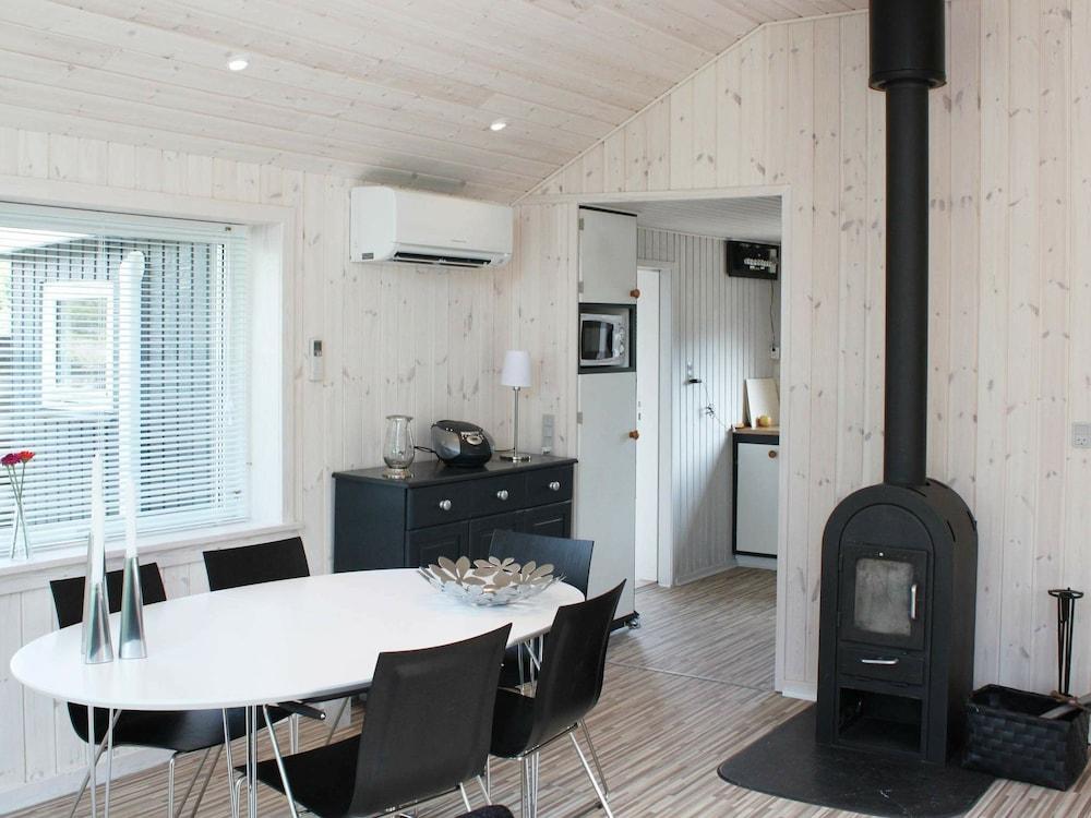 Quaint Holiday Home in Esbjerg near Sea - Private kitchen