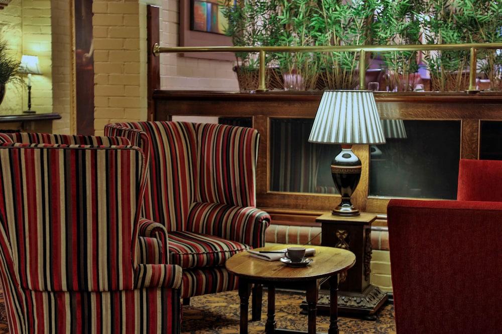 The Bull Hotel, Sure Hotel Collection by Best Western - Lobby Sitting Area