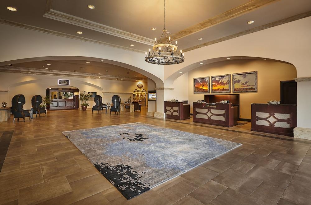 The Scottsdale Plaza Resort & Villas - Interior Entrance