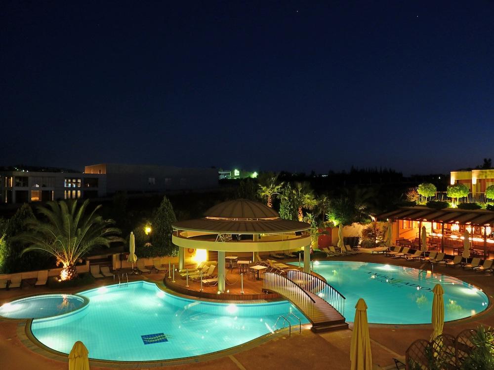 Ambassador Hotel Thessaloniki - Outdoor Pool