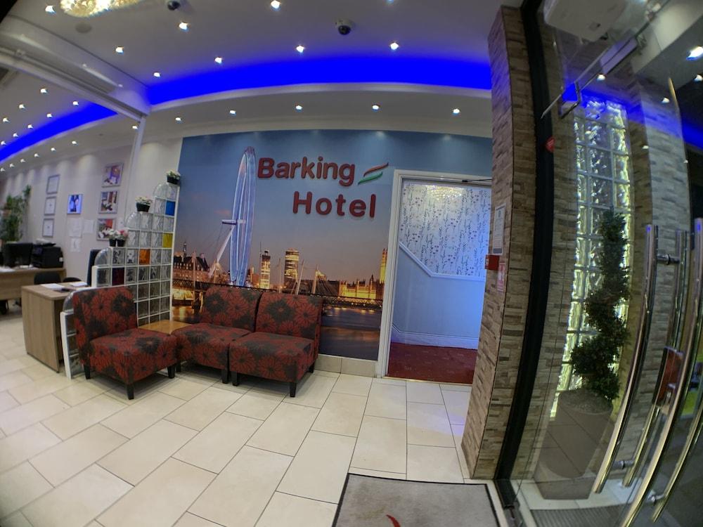Barking Hotel - Reception