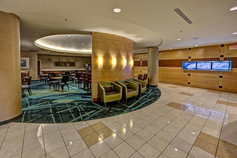 SpringHill Suites Marriott Norfolk Old Dominion University - Lobby Lounge