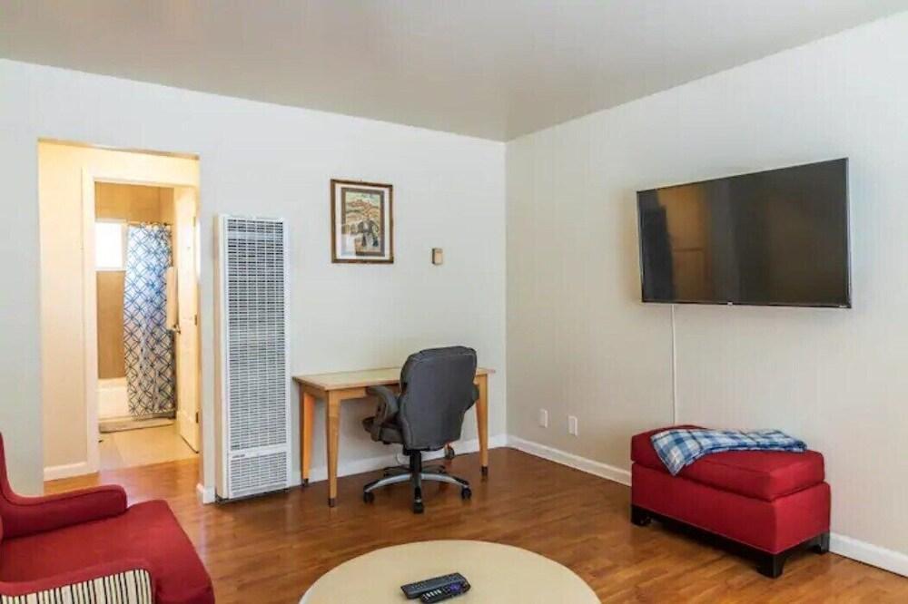 Comfy 1-bedroom in Santa Clara, Near SJ Airport - Room
