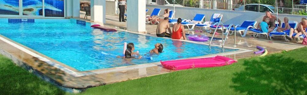 Blue Sea Hotel - Outdoor Pool