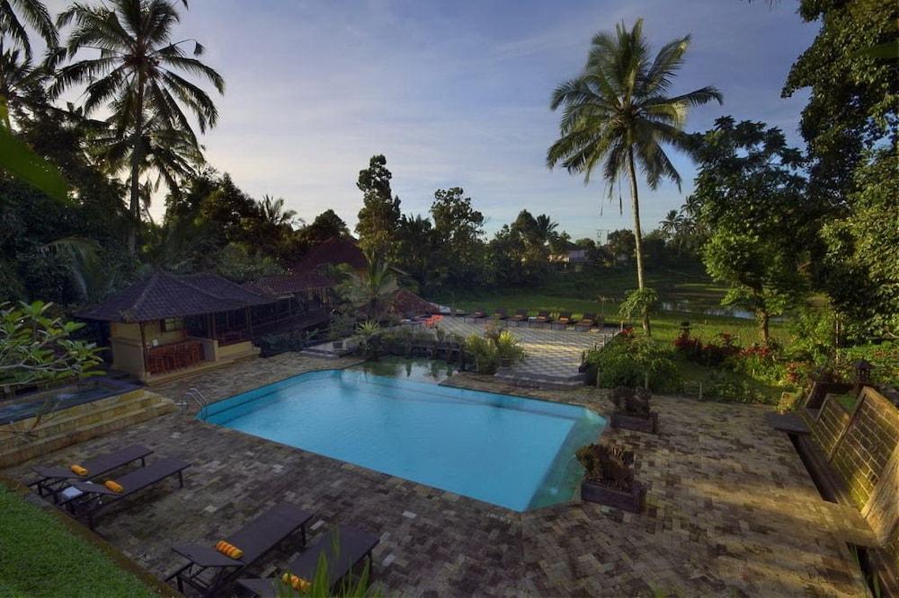 Cempaka Belimbing Villas - Outdoor Pool