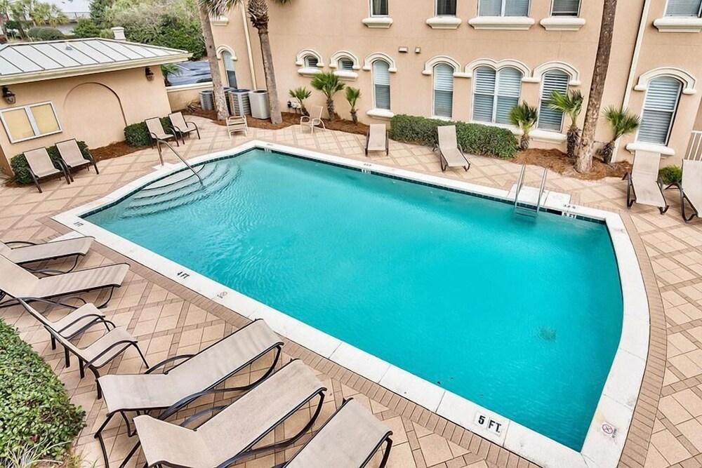 30A Monterey Place 3 Bd Holiday Home by Five Star Properties - Outdoor Pool