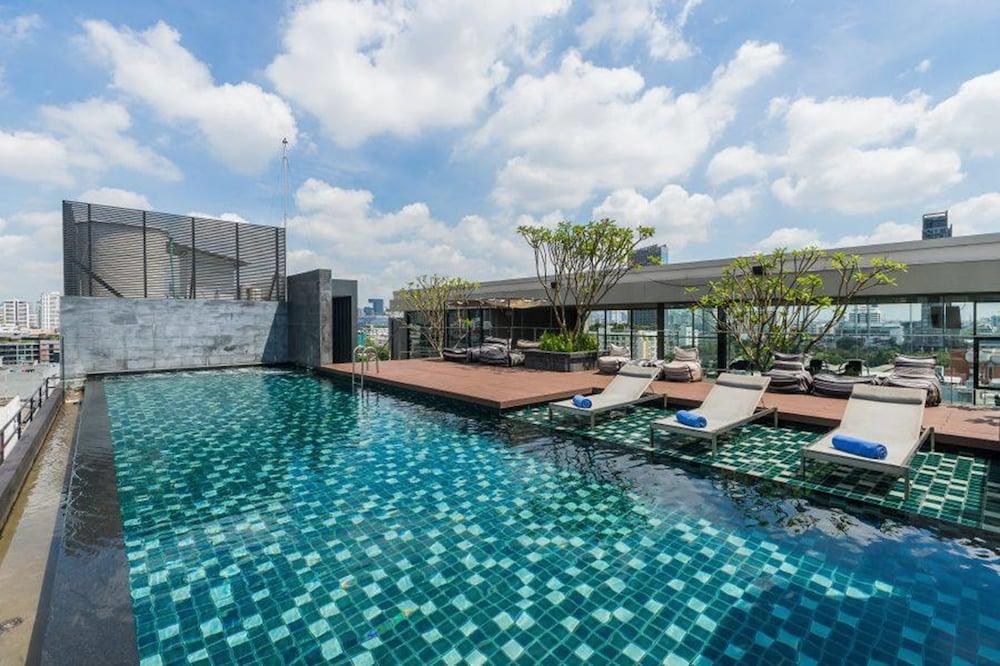 The Residence on Thonglor by UHG - Rooftop Pool