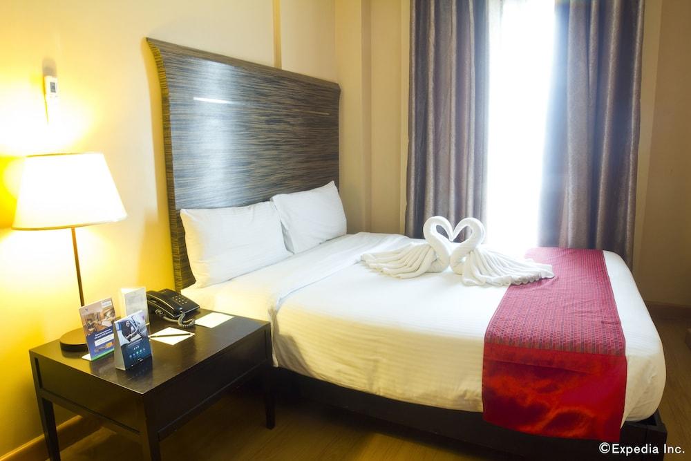 Lancaster Hotel Manila - Room