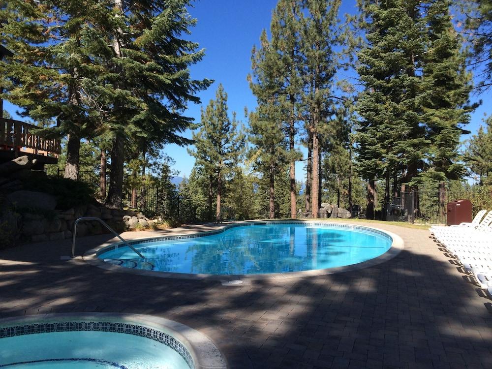 4BR Loft Tahoe Tyrol Chalet by RedAwning - Outdoor Pool