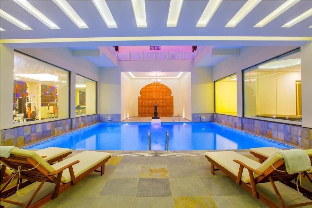Shouryagarh Resort & Spa - Indoor Pool