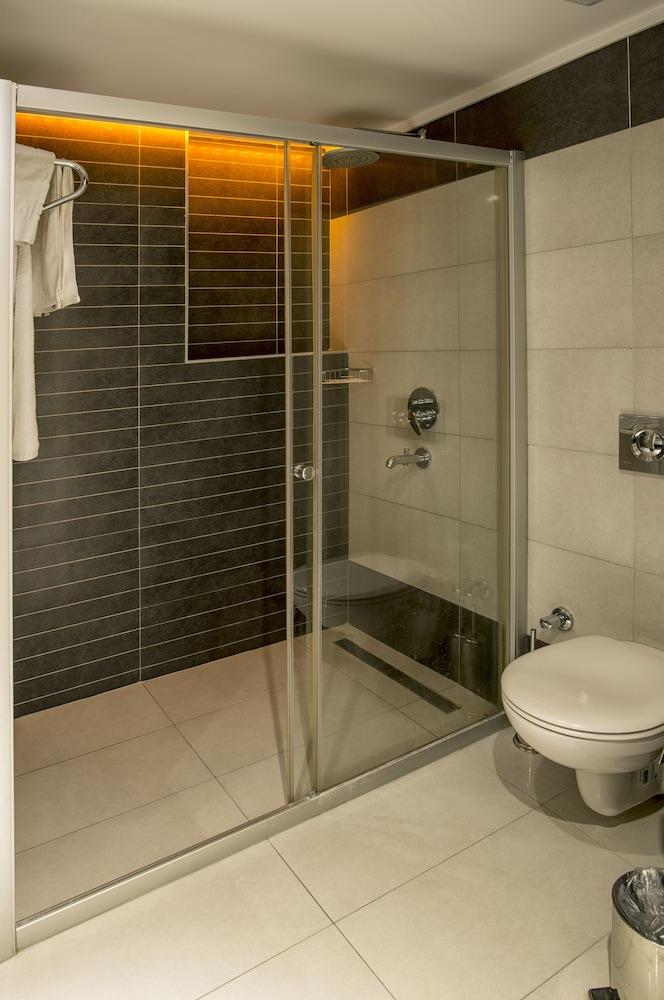 Delfino Boutique Apart Hotel - Bathroom
