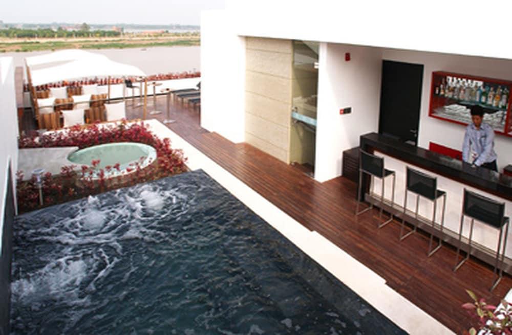 The Quay Boutique Hotel - Rooftop Pool
