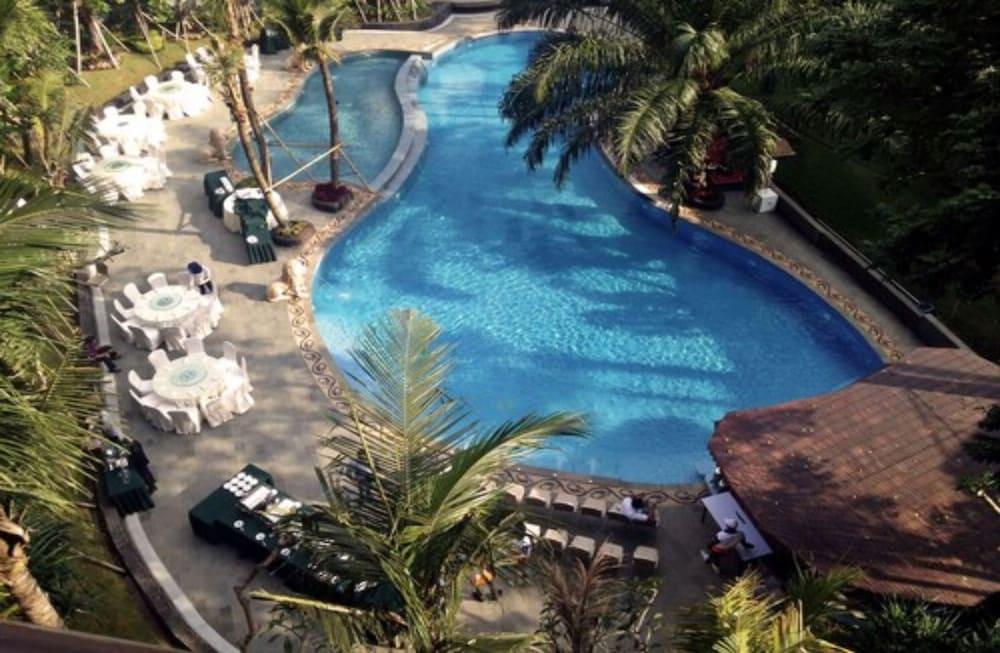 فندق إيجين سويتس - Outdoor Pool
