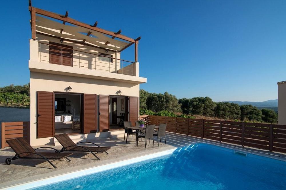 Luxury Villa Malvasia with Seaview and Heated pool - Featured Image