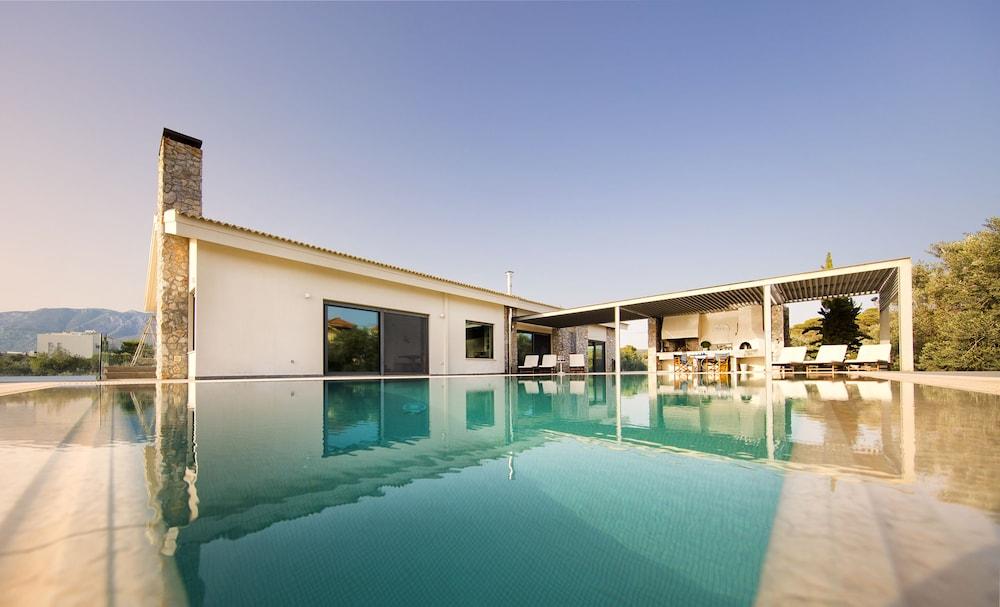 Tramonto Di Olive Gorgeous Villa by VillaRentalsgr - Private Pool